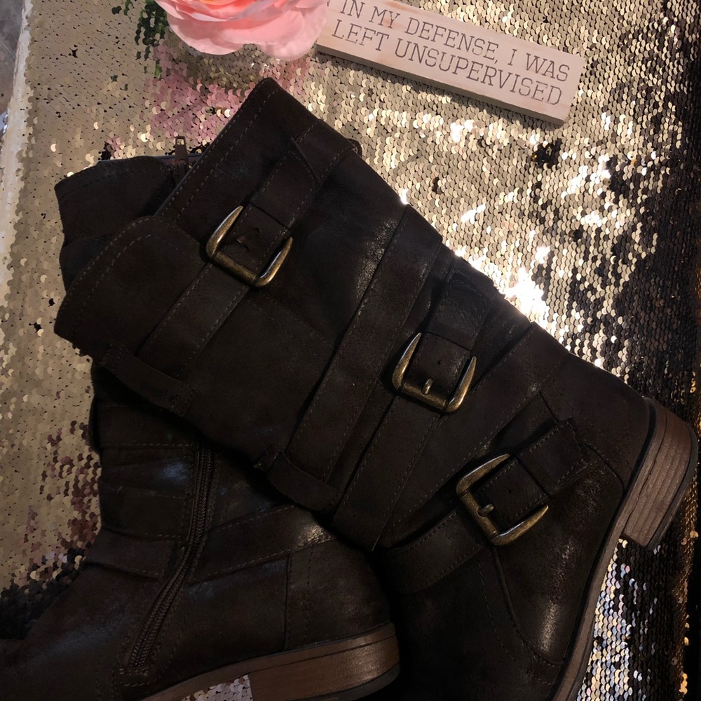 👢 Mid calf brown boots 👢